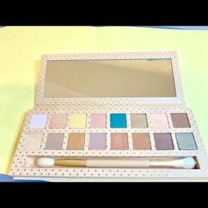 Kylie Cosmetics Take Me On Vacation